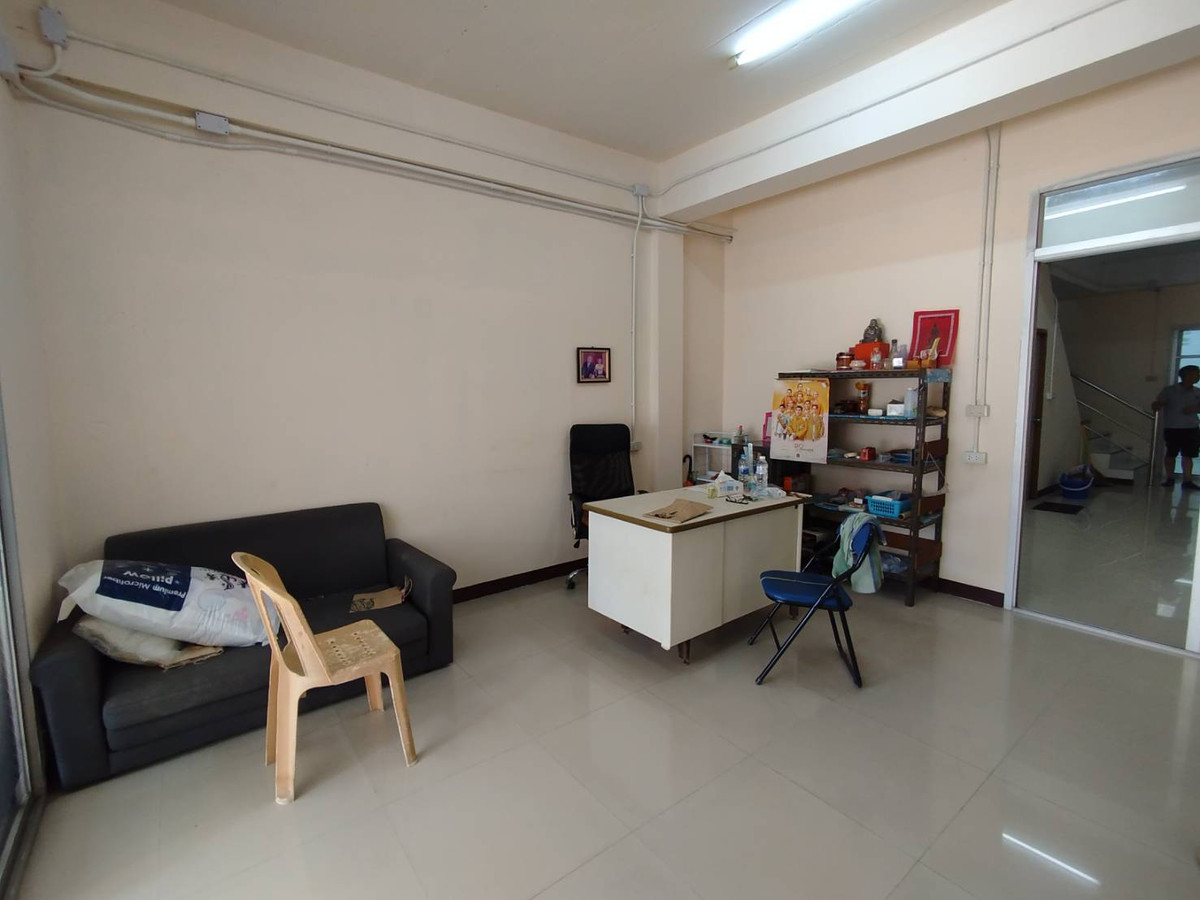 ขายอาคารพาณิชย์นนทบุรี บางใหญ่ บางบัวทอง : ขายอาคารพาณิชย์ ติดถนนบ้านกล้วย - ไทรน้อย 22 ตรว.