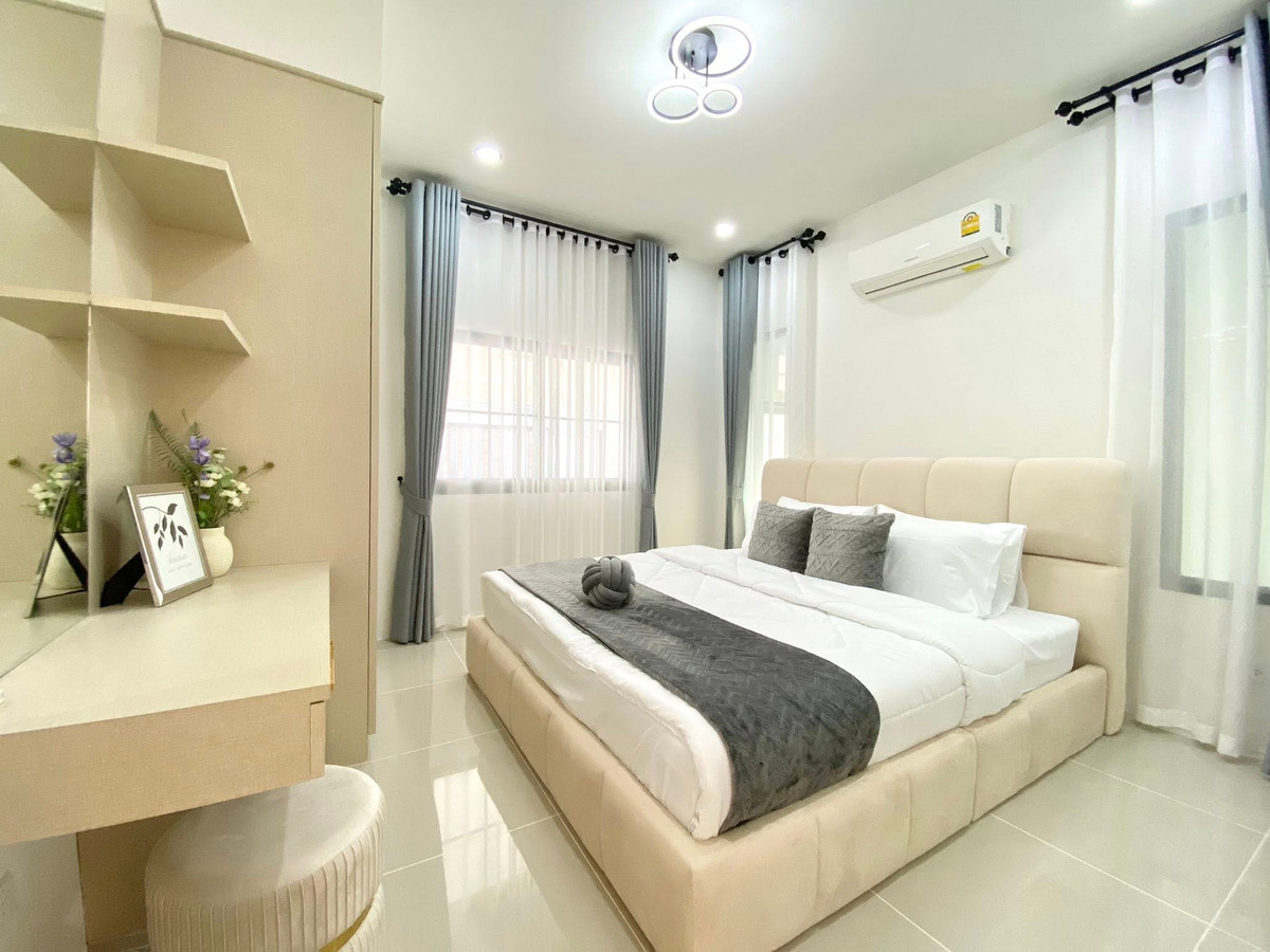 ขายบ้านพัทยา บางแสน ชลบุรี สัตหีบ : บ้านปัณณธร 3 / 3 ห้องนอน (ขาย), Baan Pannathon 3 / 3 Bedrooms (FOR SALE) BEWN021