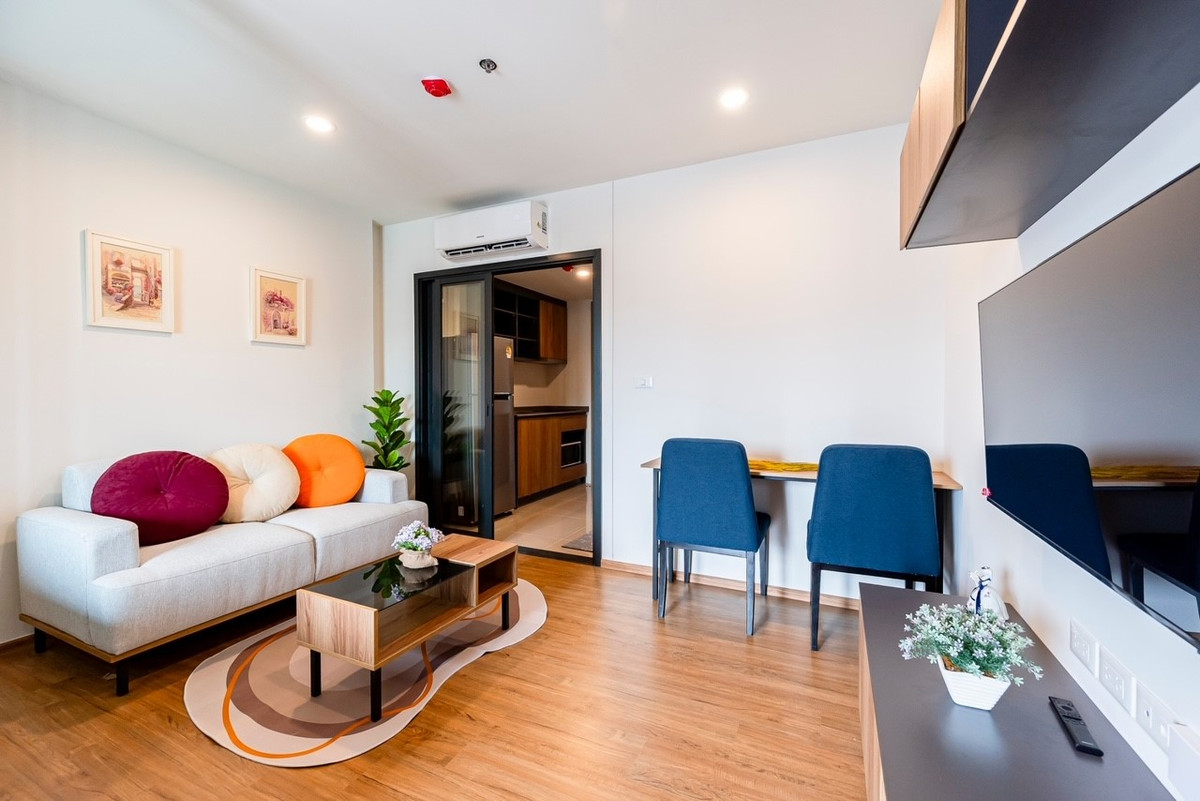 For RentCondoLadprao, Central Ladprao : 🔥For Rent Now🔥 The Line, great location, brand new and beautiful room, fully furnished, ready to move in. Conveniently located near BTS 5 Yaek Ladprao station❗