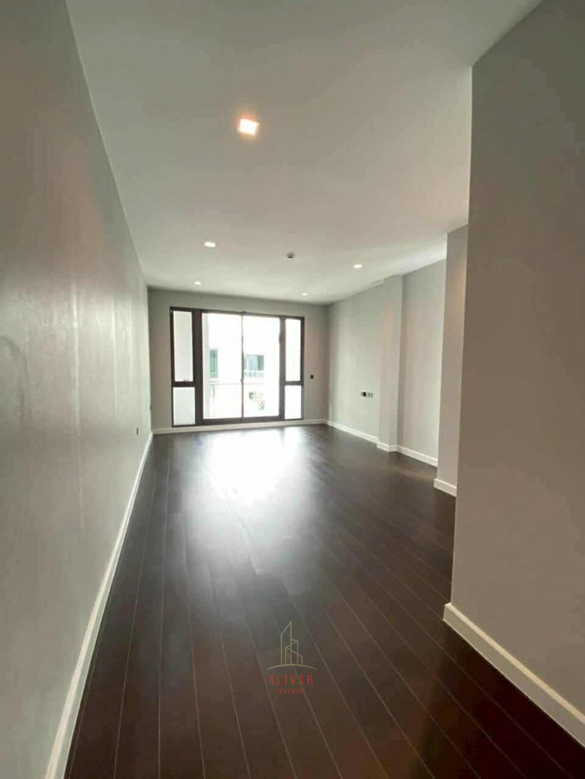 For SaleHousePattanakan, Srinakarin : SH120125 For sale: 3-story detached house, 5 bedrooms at The Gentry Pattanakarn 2 with elevator and private swimming pool. Connect Thonglor-Ekkamai only 7 minutes.