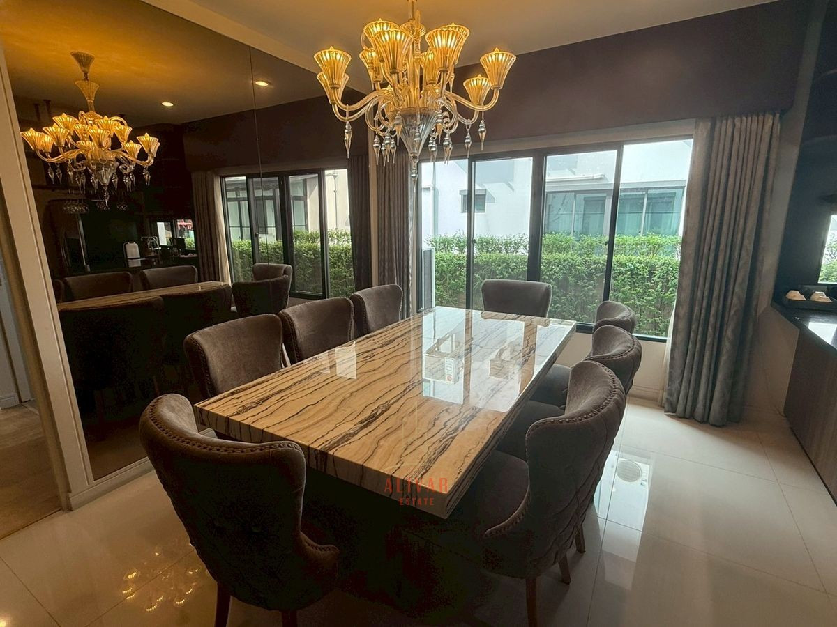 For RentHousePattanakan, Srinakarin : RH120325 For rent, 2-story detached house, corner house, 4 bedrooms at Burasiri Pattanakarn, next to club house.