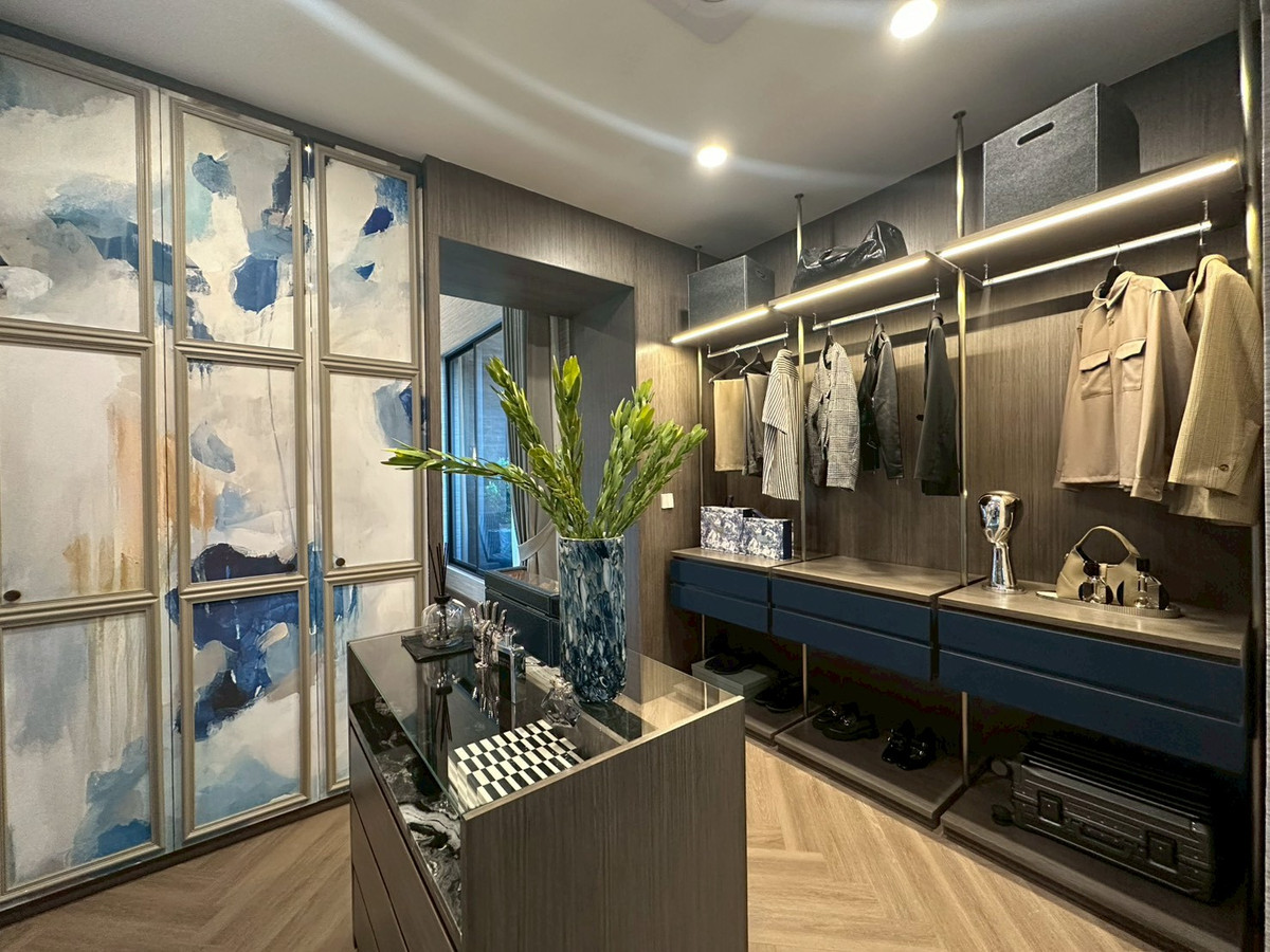 For SaleHousePattanakan, Srinakarin : For sale luxury house in Pattanakarn✨4 bedroom 421 sq.m fully furnished with show unit 42.5 mb negotiable Tel 0863692224