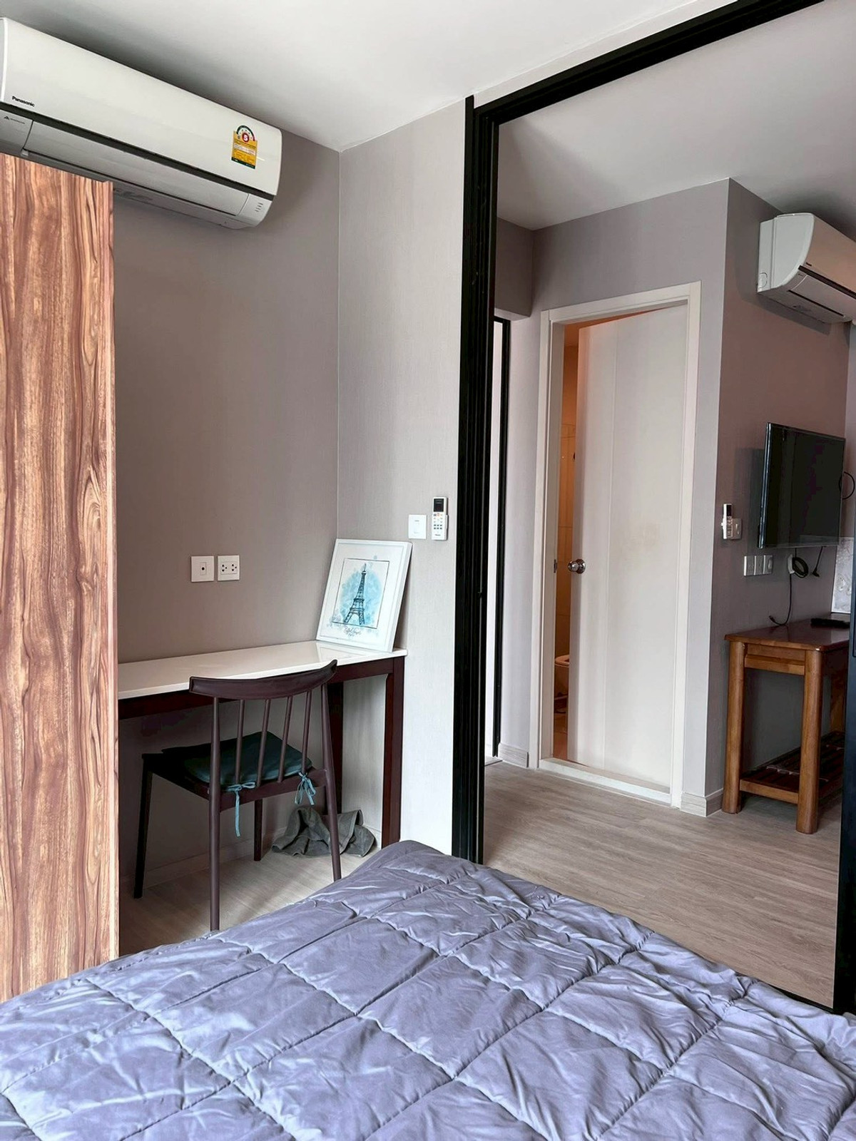 For RentCondoRama9, Petchburi, RCA : Life Asoke, the most popular condo next to MRT Phetchaburi - fully furnished, ready to move in with your bags!