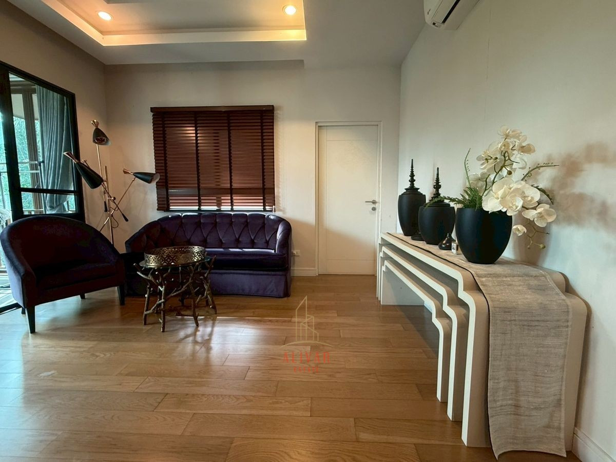 For RentHousePattanakan, Srinakarin : RH120325 For rent, 2-story detached house, corner house, 4 bedrooms at Burasiri Pattanakarn, next to club house.