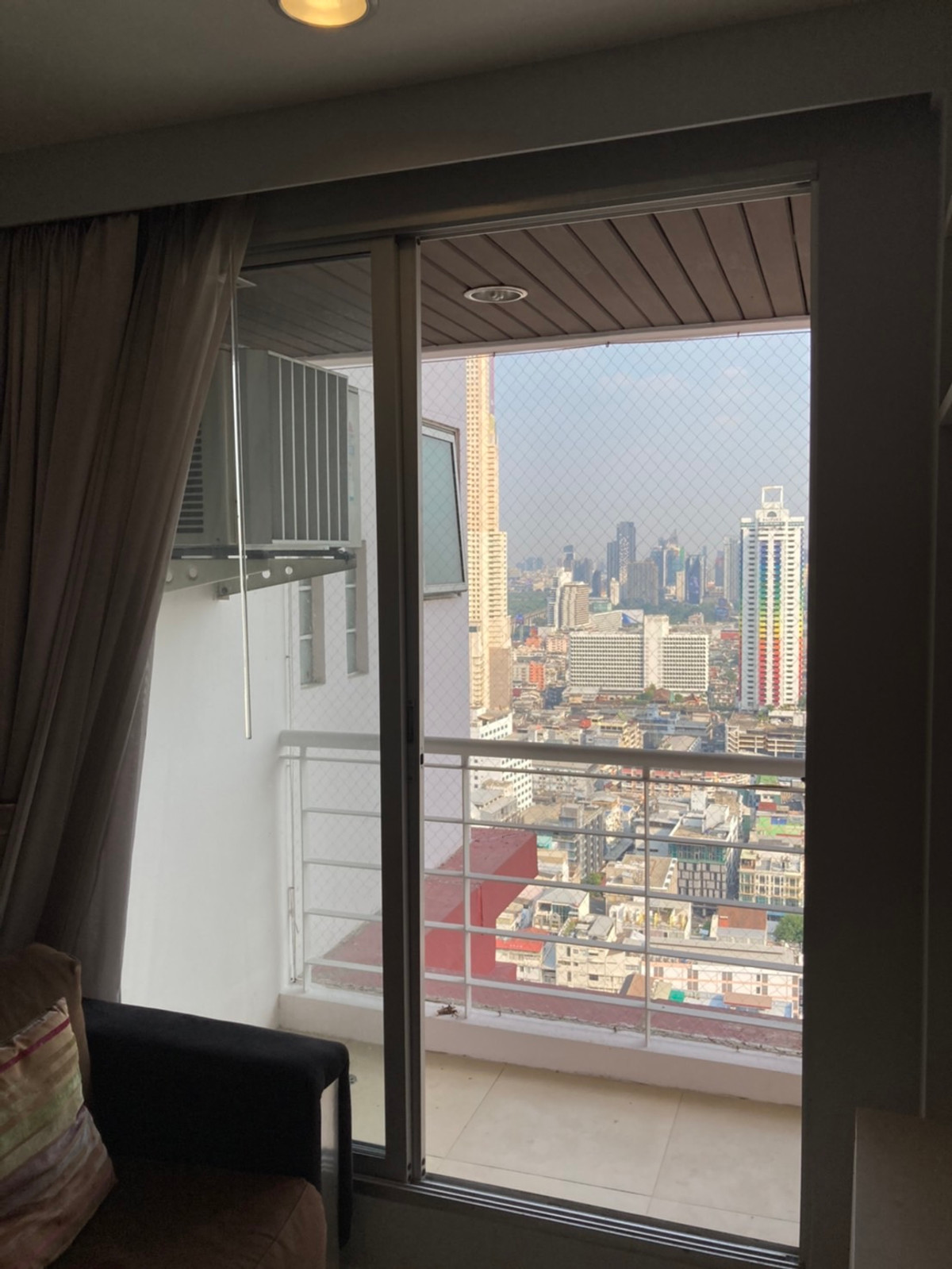 ให้เช่าคอนโดราชเทวี พญาไท : ปล่อยเช่า  ปทุมวัน รีสอร์ท   ห้องรีโนเวทใหม่ทั้งห้อง