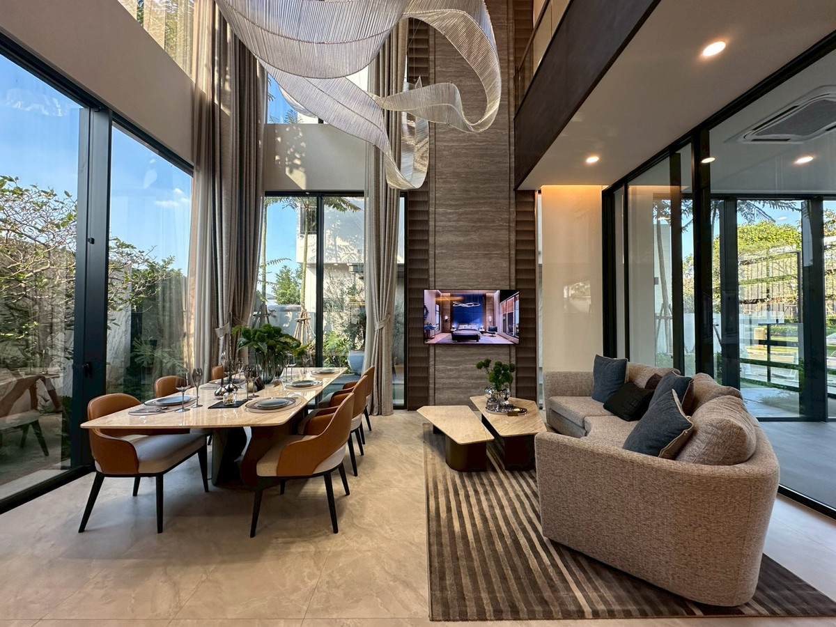 For SaleHousePattanakan, Srinakarin : For sale luxury house in Pattanakarn✨4 bedroom 421 sq.m fully furnished with show unit 42.5 mb negotiable Tel 0863692224