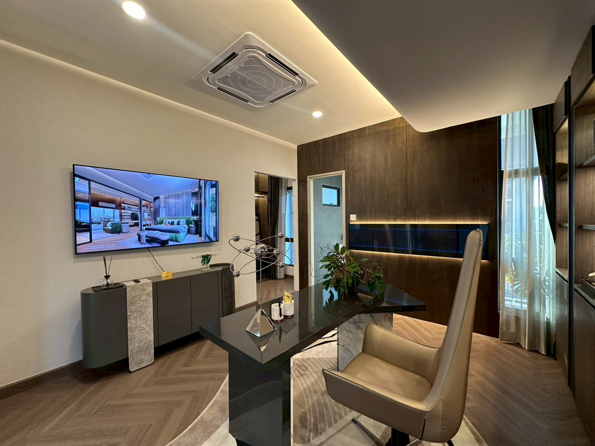 For SaleHousePattanakan, Srinakarin : For sale luxury house in Pattanakarn✨4 bedroom 421 sq.m fully furnished with show unit 42.5 mb negotiable Tel 0863692224