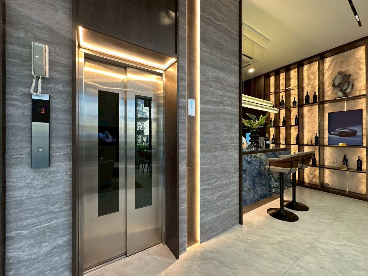 For SaleHousePattanakan, Srinakarin : For sale luxury house in Pattanakarn✨4 bedroom 421 sq.m fully furnished with show unit 42.5 mb negotiable Tel 0863692224