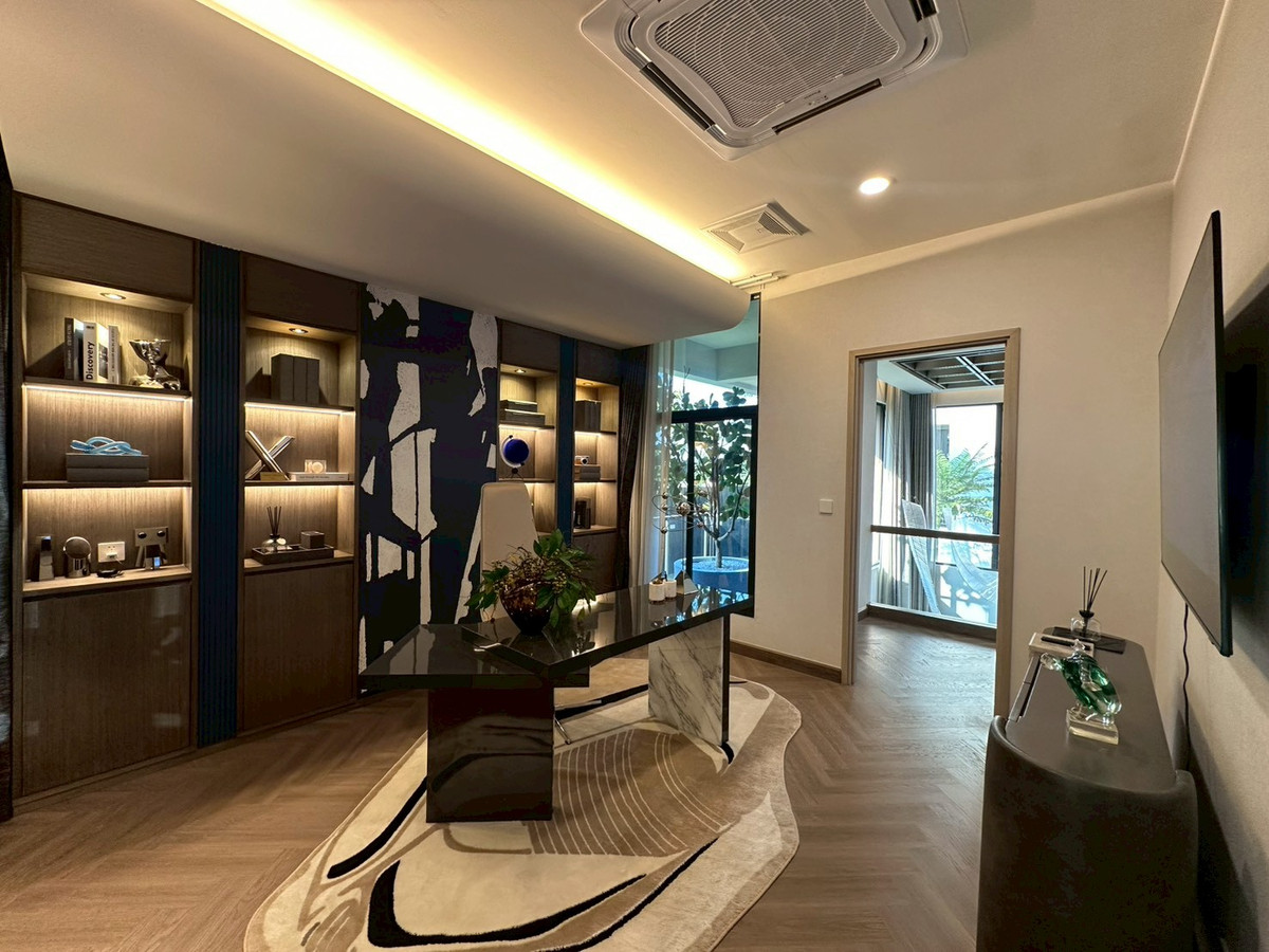 For SaleHousePattanakan, Srinakarin : For sale luxury house in Pattanakarn✨4 bedroom 421 sq.m fully furnished with show unit 42.5 mb negotiable Tel 0863692224