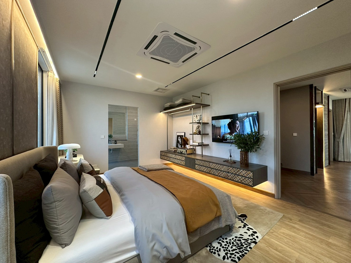 For SaleHousePattanakan, Srinakarin : For sale luxury house in Pattanakarn✨4 bedroom 421 sq.m fully furnished with show unit 42.5 mb negotiable Tel 0863692224