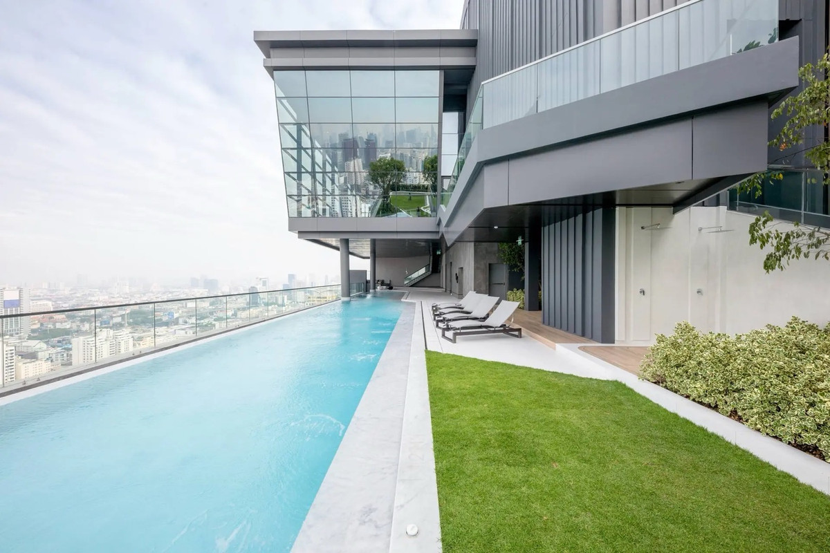 For SaleCondoRatchathewi,Phayathai : 🔥 HOT DEAL 🔥The Room Phayathai — Selected premium units with unbeatable discounts.Guaranteed best price on the market! 💯📱 Call: 092-808-8899