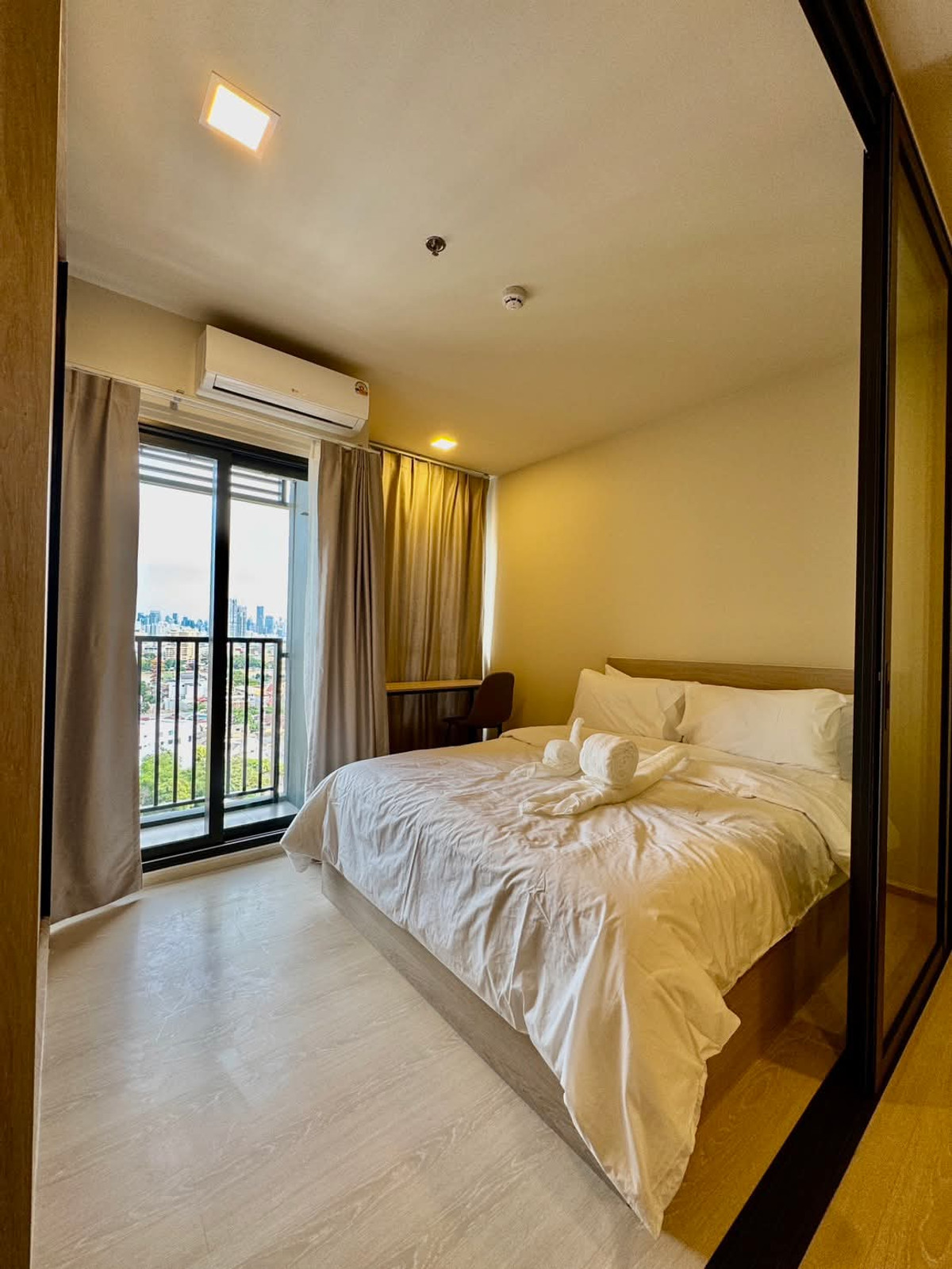 For RentCondoWongwianyai, Charoennakor : Flo by Sansiri 1bed 29.5 Sqm Fullyfurnish,Welcome Foreign 15,000-