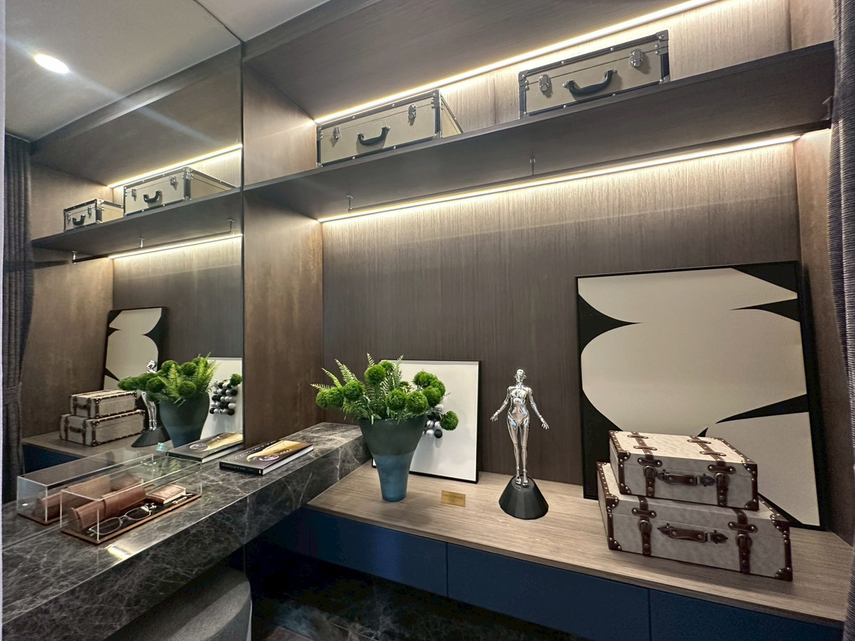 For SaleHousePattanakan, Srinakarin : For sale luxury house in Pattanakarn✨4 bedroom 421 sq.m fully furnished with show unit 42.5 mb negotiable Tel 0863692224