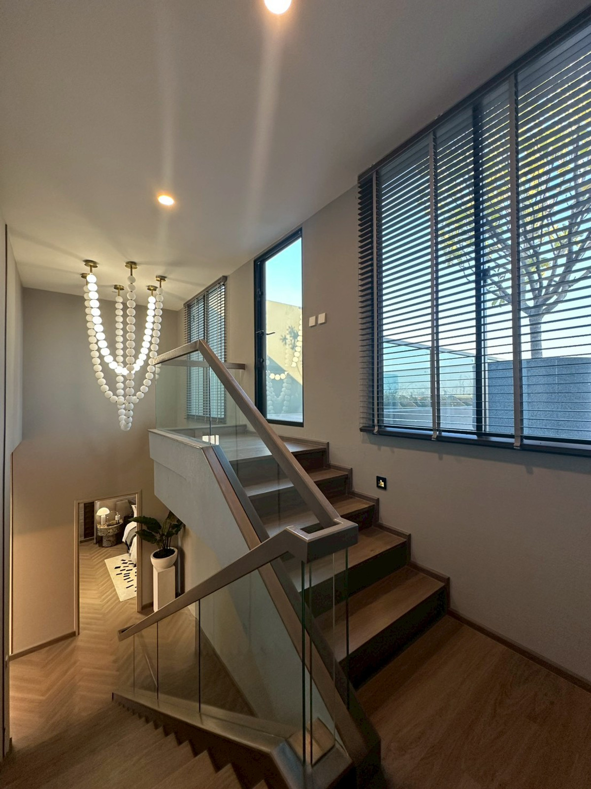 For SaleHousePattanakan, Srinakarin : For sale luxury house in Pattanakarn✨4 bedroom 421 sq.m fully furnished with show unit 42.5 mb negotiable Tel 0863692224