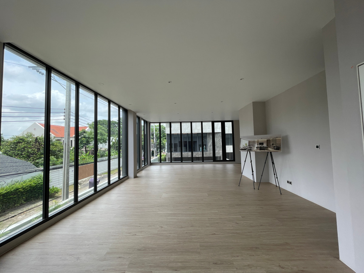 ขายบ้านพัฒนาการ ศรีนครินทร์ : ขายบ้านเดี่ยวหรู 4 ชั้น ZENITH 5 RESIDENCES ศรีนครินทร์ หลัง Paradise Park พื้นที่ใช้สอย 531 ตร.ม. ใกล้รถไฟฟ้าสายสีเหลือง