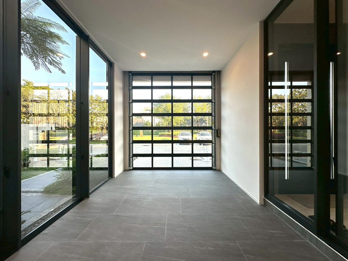 For SaleHousePattanakan, Srinakarin : For sale luxury house in Pattanakarn✨4 bedroom 421 sq.m fully furnished with show unit 42.5 mb negotiable Tel 0863692224