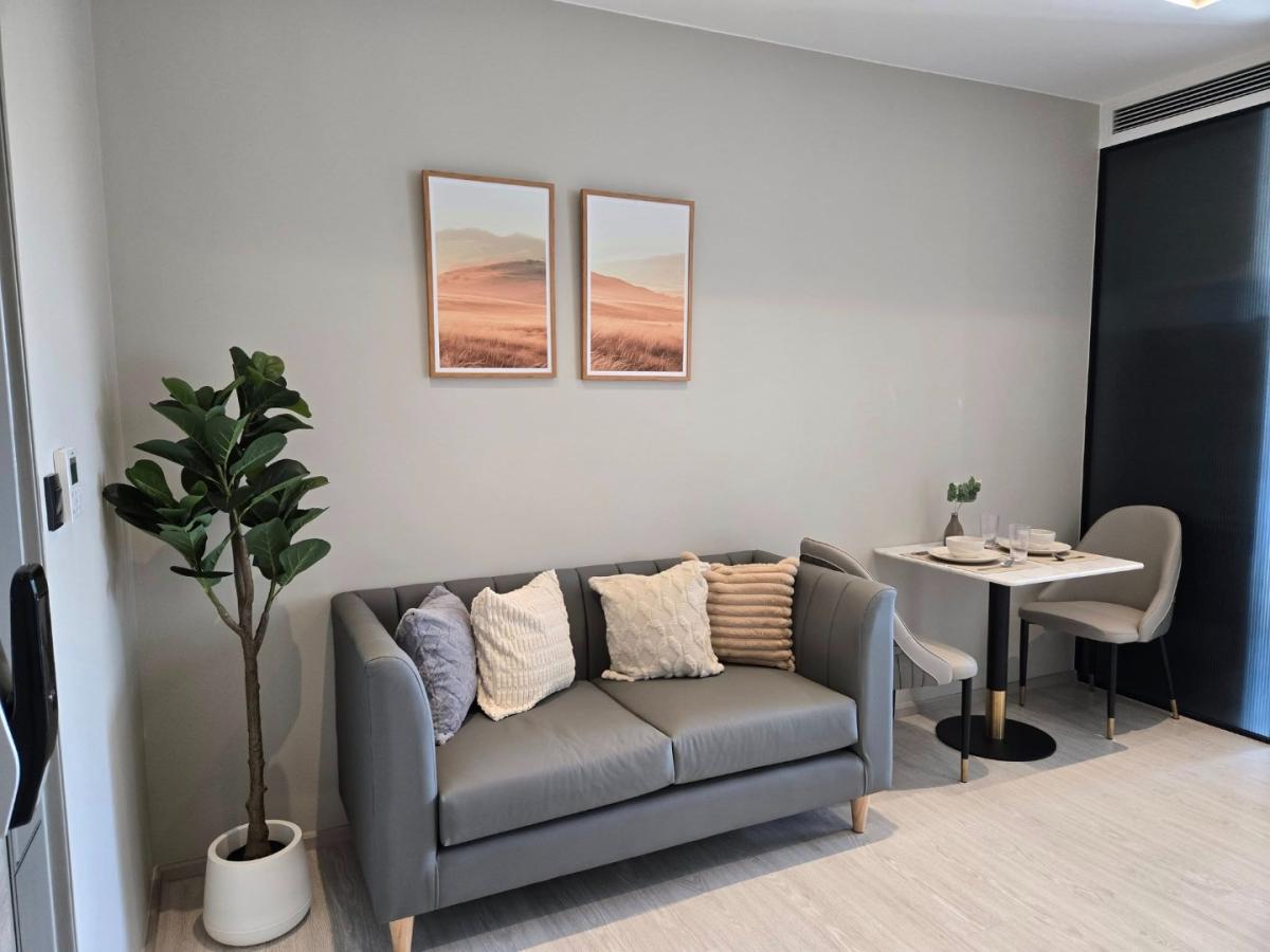 ให้เช่าคอนโดสุขุมวิท อโศก ทองหล่อ : 🔥ให้เช่าด่วน🔥เดอะ รูม สุขุมวิท 38 ห้องกว้าง วิวไม่บล็อค เฟอร์นิเจอร์ครบพร้อมเข้าอยู่ ใกล้ BTS ทองหล่อ