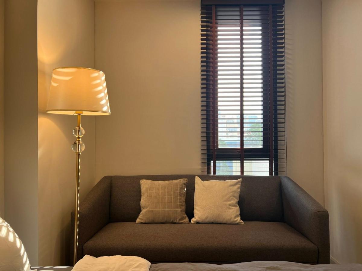 ให้เช่าคอนโดรัชดา ห้วยขวาง : 🔥ให้เช่าด่วน🔥ควินทารา มาย’เจน รัชดา-ห้วยขวาง ห้องใหม่ วิวตึกไม่บัง เฟอร์นิเจอร์ครบพร้อมเข้าอยู่ ใกล้ MRT ห้วยขวาง เพียง 350 เมตร