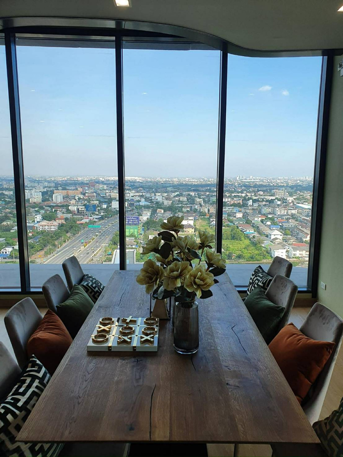 For RentCondoKasetsart, Ratchayothin : For rent Chewathai Kaset-Nawamin (28 sq m.), corner room, ready to move in.