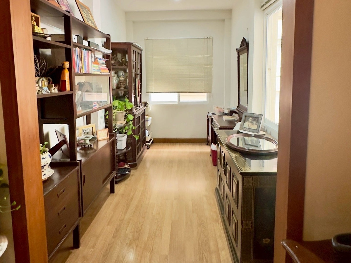 ขายบ้านแจ้งวัฒนะ เมืองทอง : บ้านเดี่ยว 2 ชั้น โครงการแกรนด์คาแนล ประชาชื่น , นนทบุรี เนื้อที่ 73.5 ตรว. 370 ตรม. หลังมุม  เฟอร์พร้อม Move in