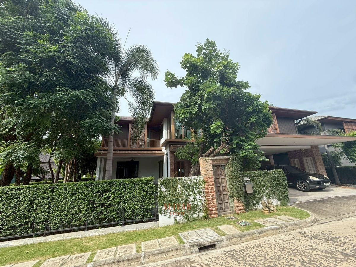 For RentHousePattanakan, Srinakarin : RH120325 For rent, 2-story detached house, corner house, 4 bedrooms at Burasiri Pattanakarn, next to club house.