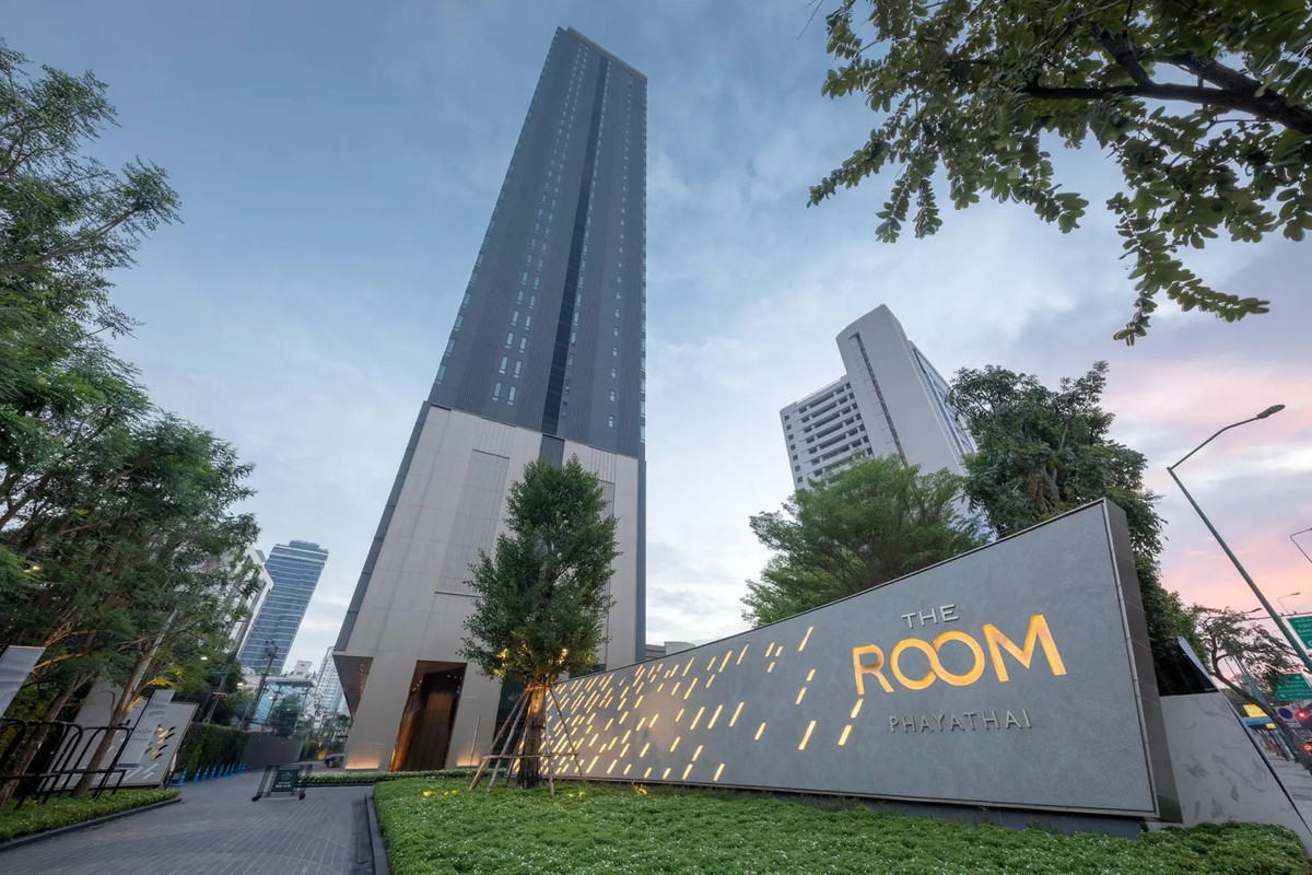 For SaleCondoRatchathewi,Phayathai : 🔥 HOT DEAL 🔥The Room Phayathai — Selected premium units with unbeatable discounts.Guaranteed best price on the market! 💯📱 Call: 092-808-8899