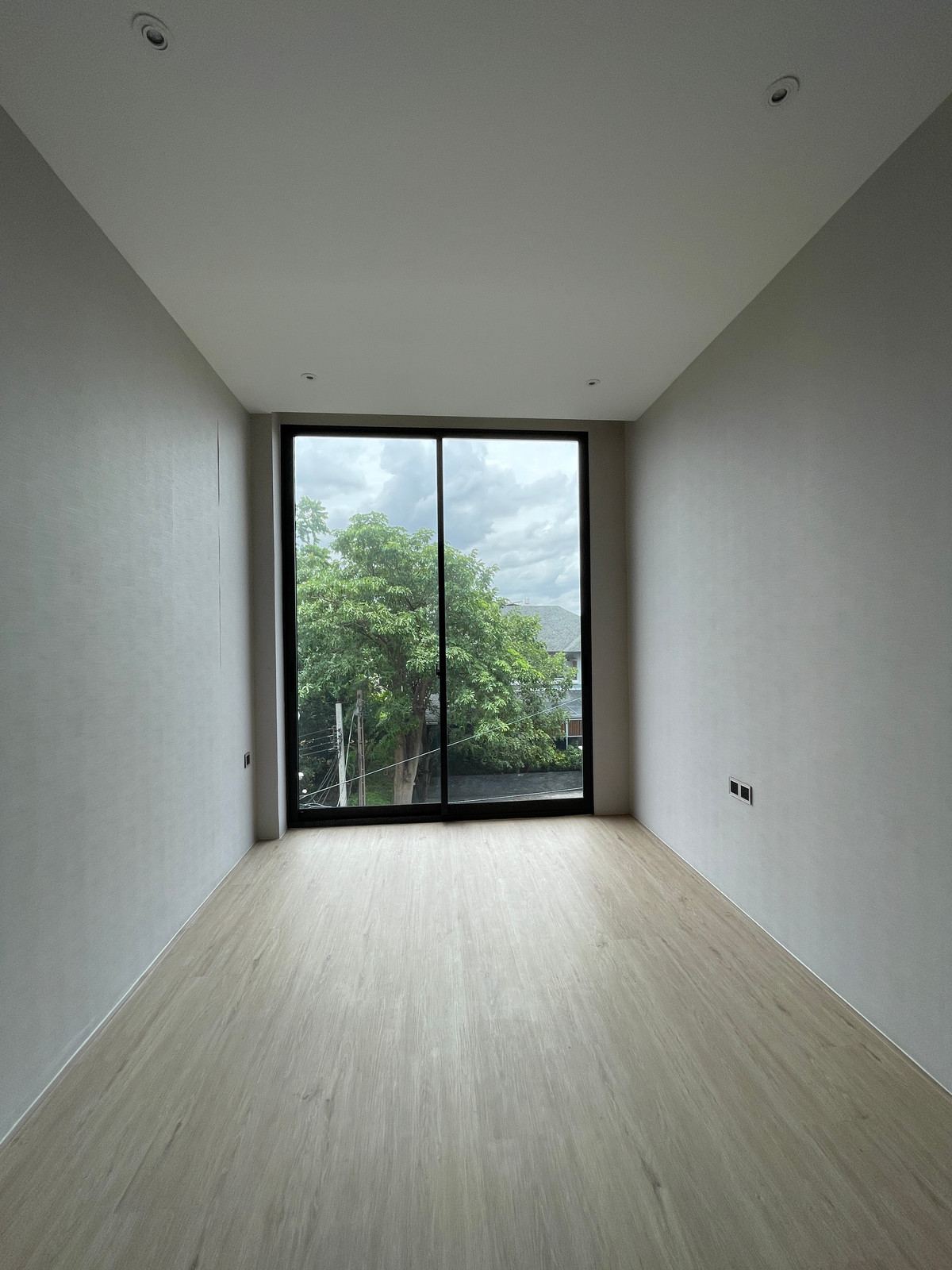 ขายบ้านพัฒนาการ ศรีนครินทร์ : ขายบ้านเดี่ยวหรู 4 ชั้น ZENITH 5 RESIDENCES ศรีนครินทร์ หลัง Paradise Park พื้นที่ใช้สอย 531 ตร.ม. ใกล้รถไฟฟ้าสายสีเหลือง