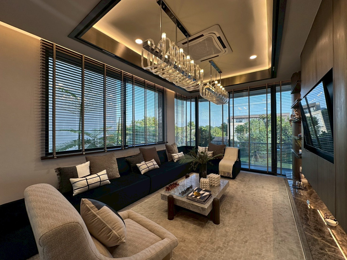 For SaleHousePattanakan, Srinakarin : For sale luxury house in Pattanakarn✨4 bedroom 421 sq.m fully furnished with show unit 42.5 mb negotiable Tel 0863692224