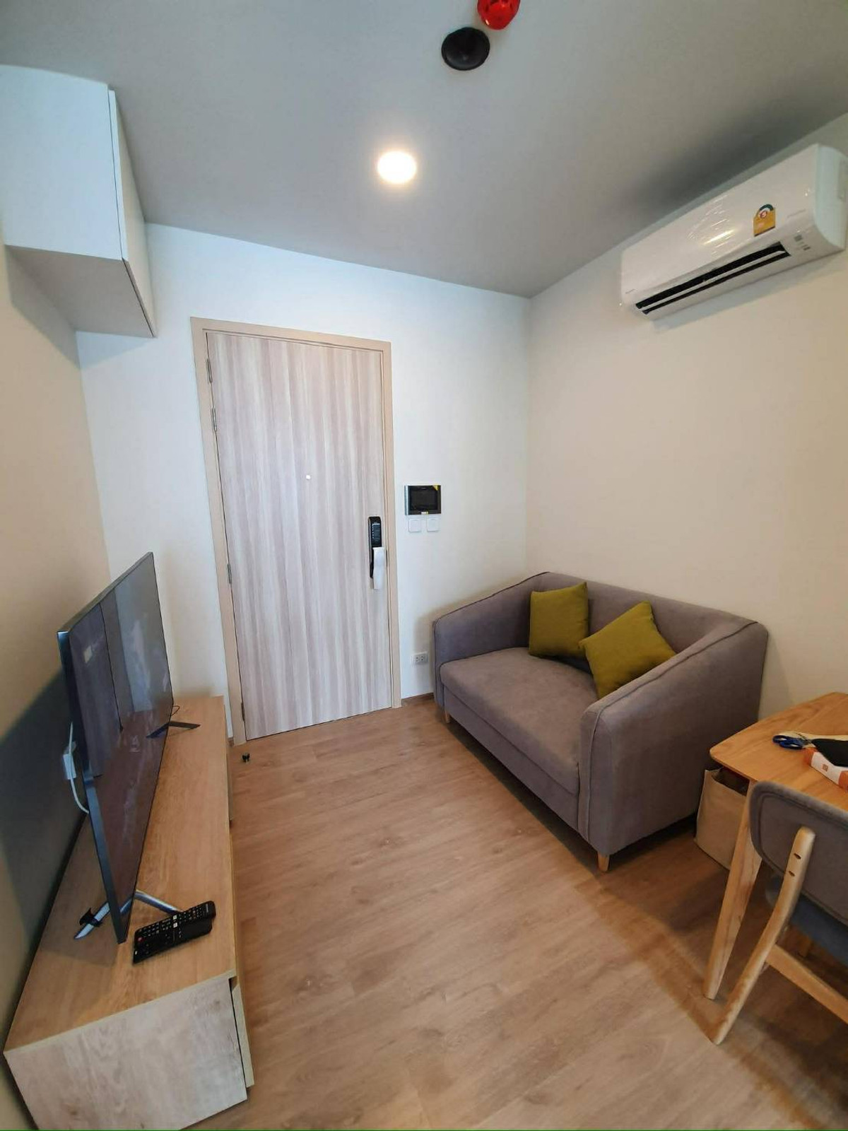 For RentCondoKasetsart, Ratchayothin : For rent Chewathai Kaset-Nawamin (28 sq m.), corner room, ready to move in.