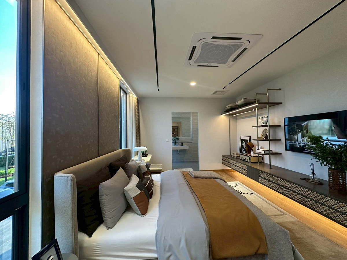 For SaleHousePattanakan, Srinakarin : For sale luxury house in Pattanakarn✨4 bedroom 421 sq.m fully furnished with show unit 42.5 mb negotiable Tel 0863692224