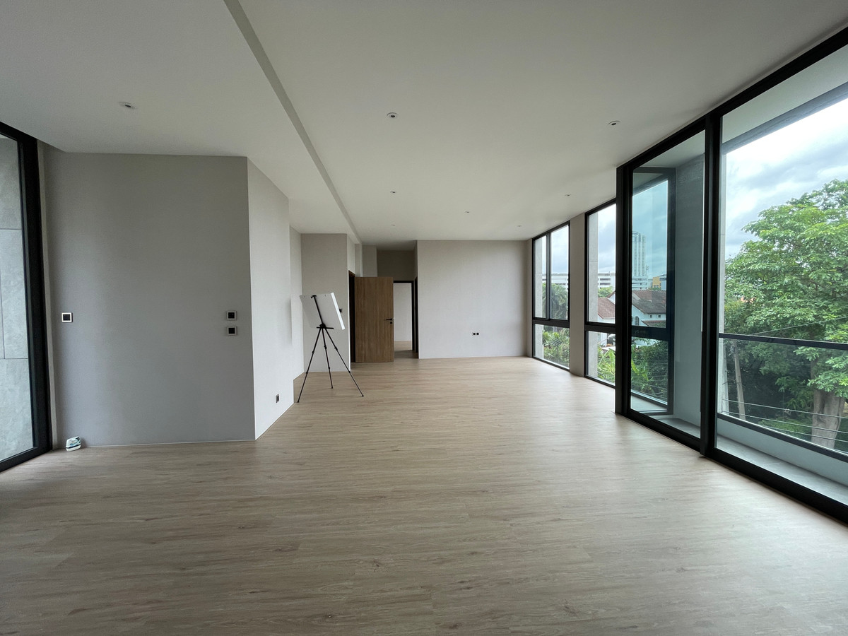 ขายบ้านพัฒนาการ ศรีนครินทร์ : ขายบ้านเดี่ยวหรู 4 ชั้น ZENITH 5 RESIDENCES ศรีนครินทร์ หลัง Paradise Park พื้นที่ใช้สอย 531 ตร.ม. ใกล้รถไฟฟ้าสายสีเหลือง