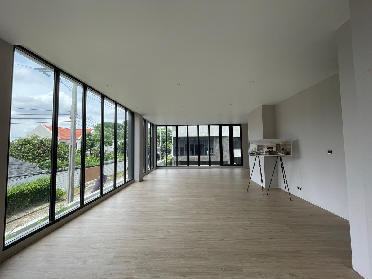 ขายบ้านพัฒนาการ ศรีนครินทร์ : ขายบ้านเดี่ยวหรู 4 ชั้น ZENITH 5 RESIDENCES ศรีนครินทร์ หลัง Paradise Park พื้นที่ใช้สอย 531 ตร.ม. ใกล้รถไฟฟ้าสายสีเหลือง