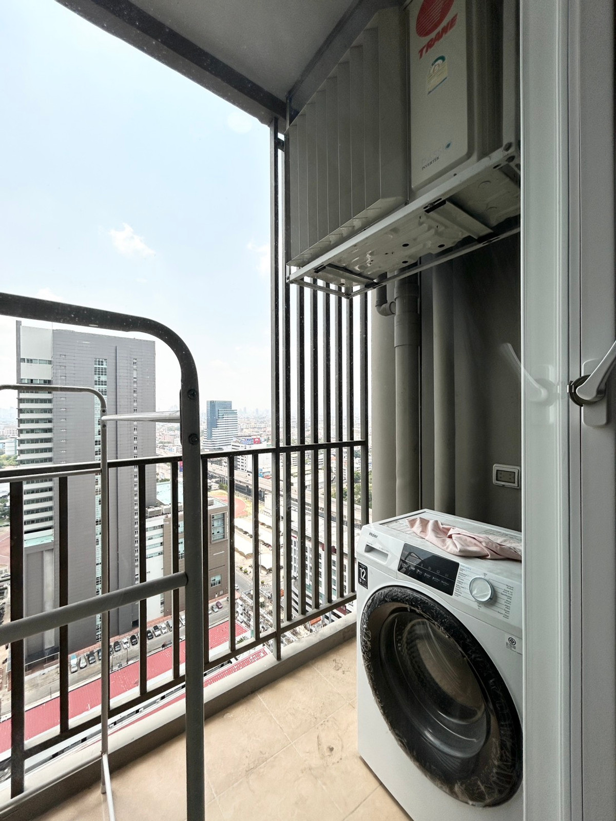 ให้เช่าคอนโดรามคำแหง หัวหมาก : 🌟 ปล่อยเช่า Supalai Veranda Ramkhamhaeng 🌟 อาคาร A ชั้น 24 วิวสวย โปร่งสบาย (30 ตร.ม.)