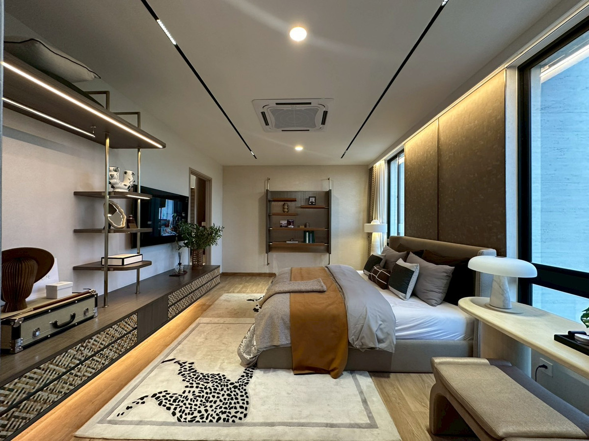 For SaleHousePattanakan, Srinakarin : For sale luxury house in Pattanakarn✨4 bedroom 421 sq.m fully furnished with show unit 42.5 mb negotiable Tel 0863692224