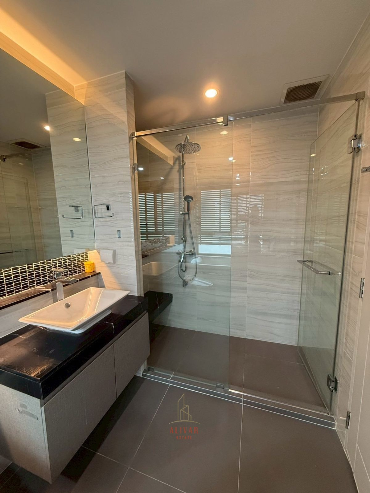 For RentHousePattanakan, Srinakarin : RH120325 For rent, 2-story detached house, corner house, 4 bedrooms at Burasiri Pattanakarn, next to club house.