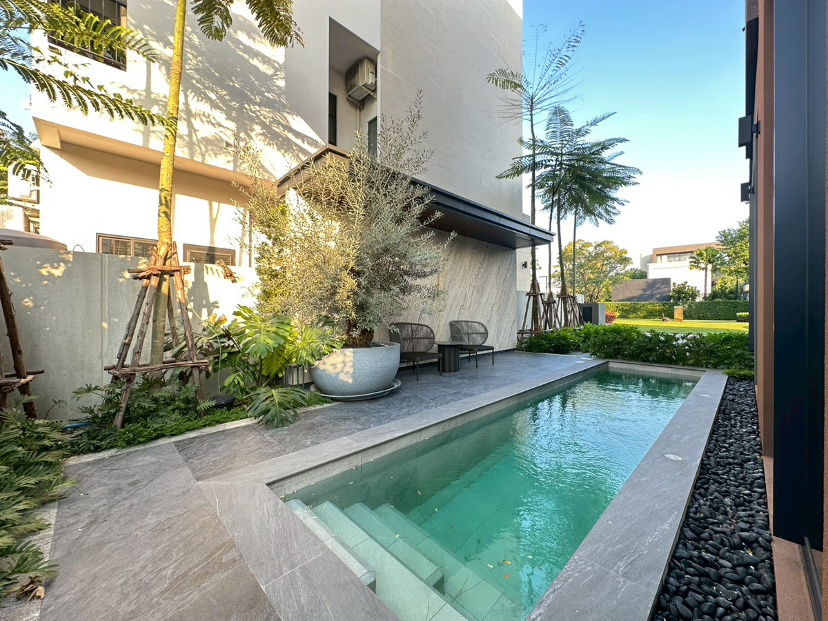 For SaleHousePattanakan, Srinakarin : For sale luxury house in Pattanakarn✨4 bedroom 421 sq.m fully furnished with show unit 42.5 mb negotiable Tel 0863692224