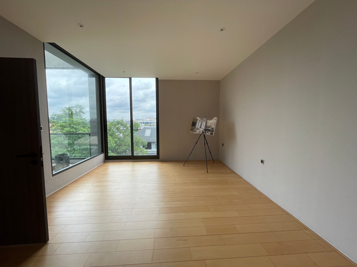 ขายบ้านพัฒนาการ ศรีนครินทร์ : ขายบ้านเดี่ยวหรู 4 ชั้น ZENITH 5 RESIDENCES ศรีนครินทร์ หลัง Paradise Park พื้นที่ใช้สอย 531 ตร.ม. ใกล้รถไฟฟ้าสายสีเหลือง