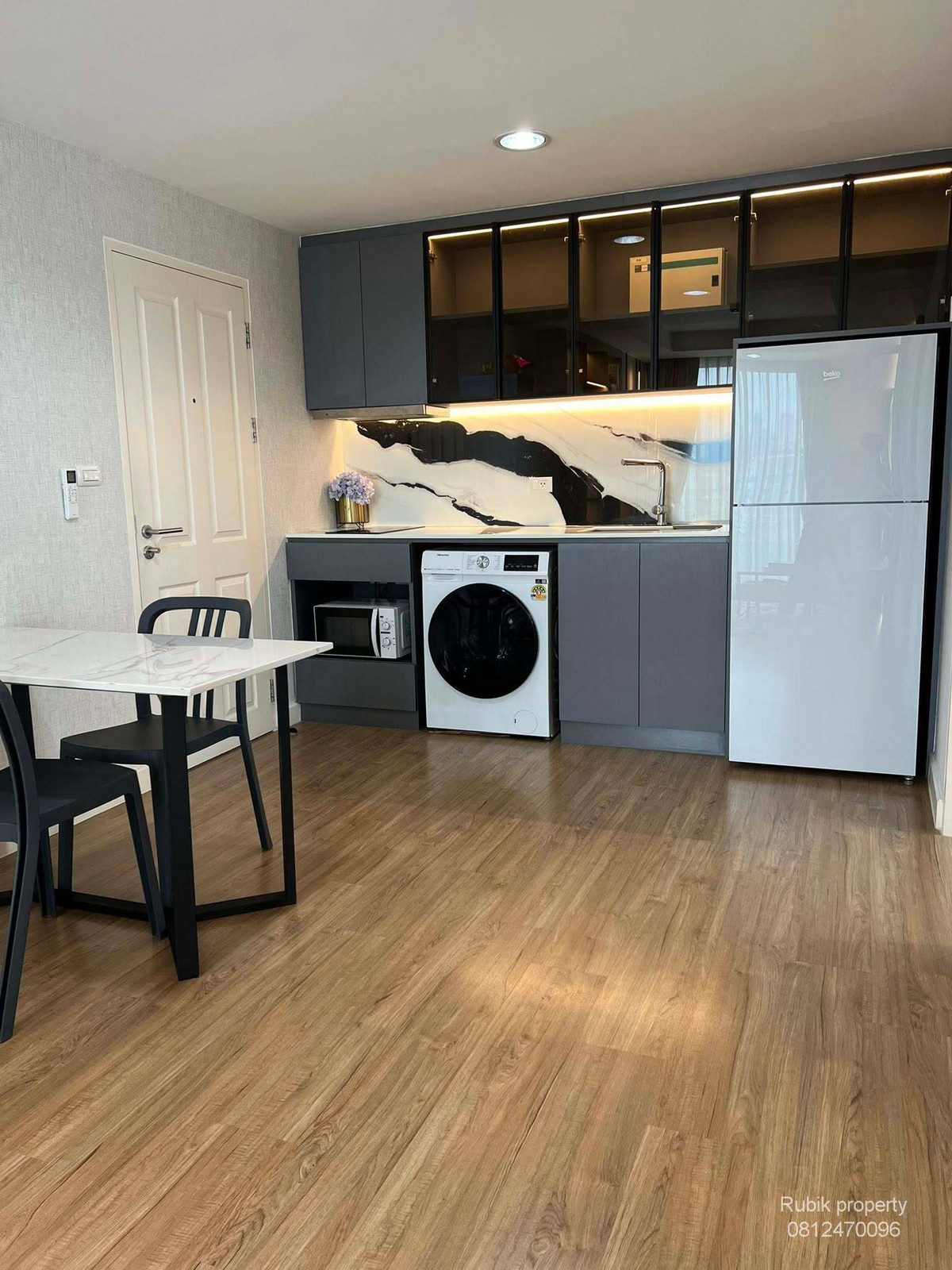 For RentCondoRatchadapisek, Huaikwang, Suttisan : 🏢 Condo available for rent | The Kris Ratchada Soi 17 (Building 7) RB1479, size 2 bedrooms, 1 bathroom | 45 sq m., good location near MRT Ratchada - very convenient in and out.