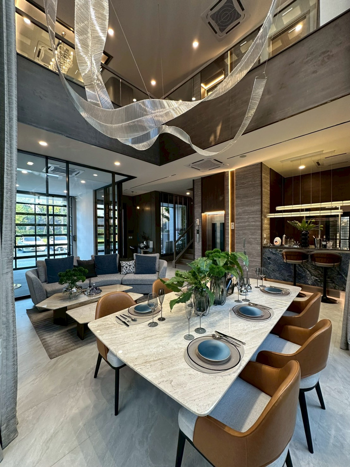 For SaleHousePattanakan, Srinakarin : For sale luxury house in Pattanakarn✨4 bedroom 421 sq.m fully furnished with show unit 42.5 mb negotiable Tel 0863692224