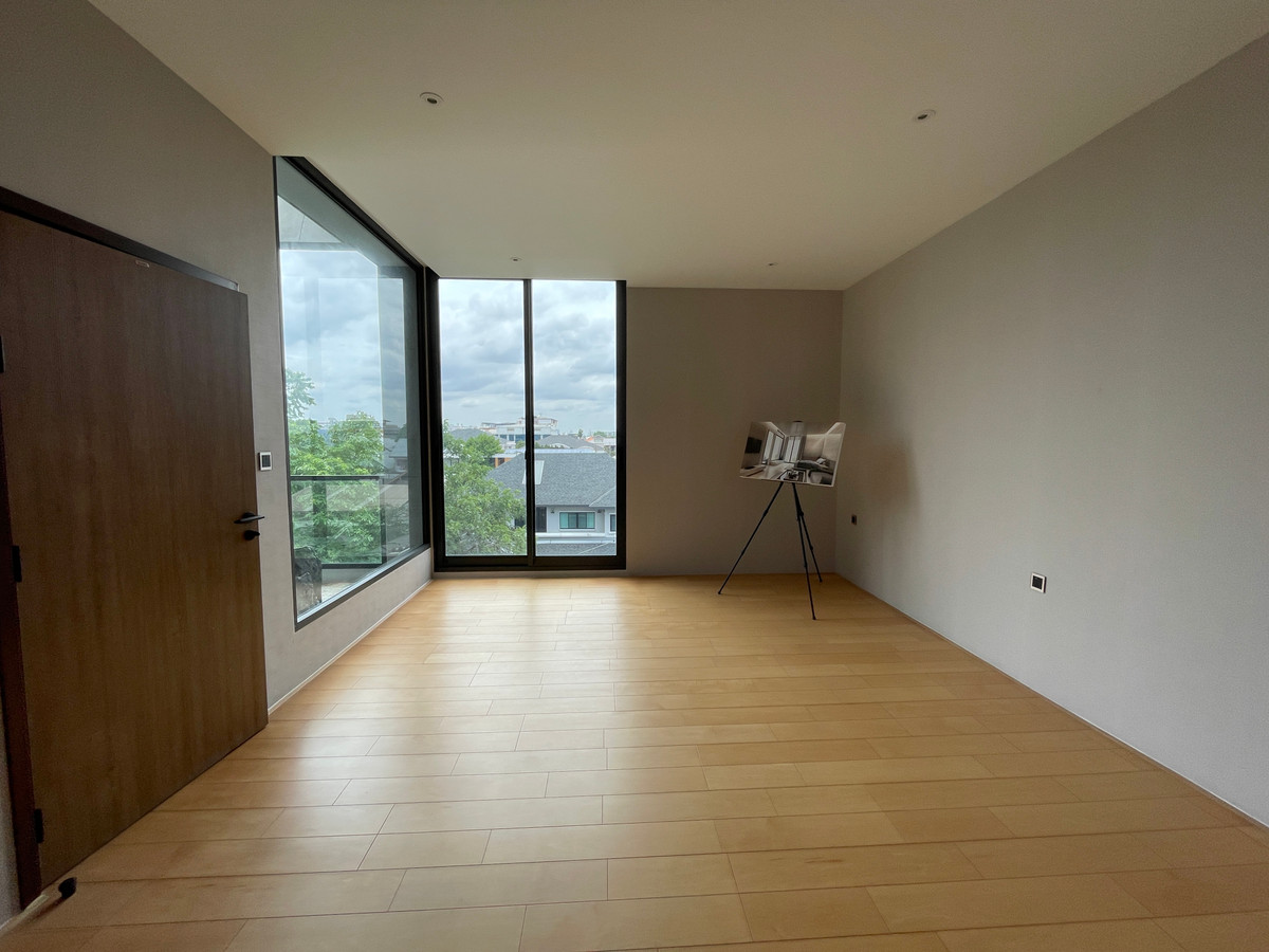 ขายบ้านพัฒนาการ ศรีนครินทร์ : ขายบ้านเดี่ยวหรู 4 ชั้น ZENITH 5 RESIDENCES ศรีนครินทร์ หลัง Paradise Park พื้นที่ใช้สอย 531 ตร.ม. ใกล้รถไฟฟ้าสายสีเหลือง