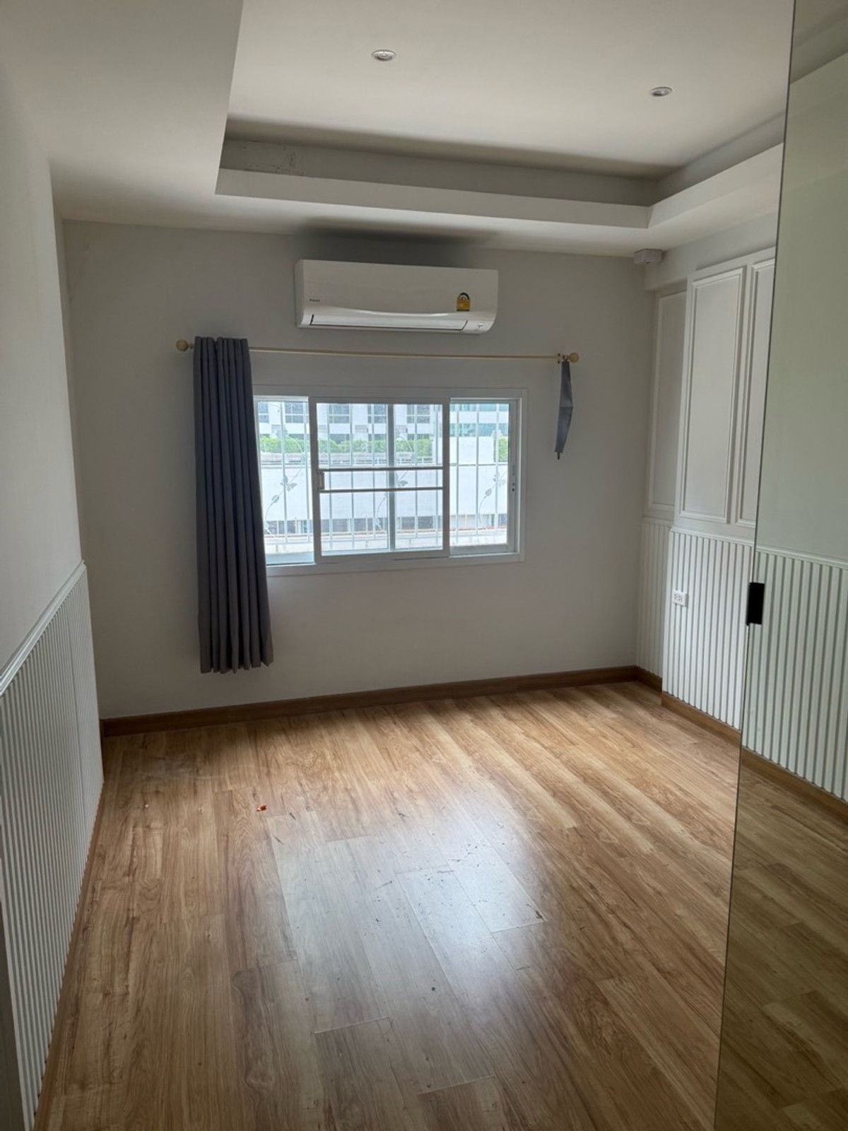 For RentShop HouseWitthayu, Chidlom, Langsuan, Ploenchit : Commercial Building for Rent at Chitlom