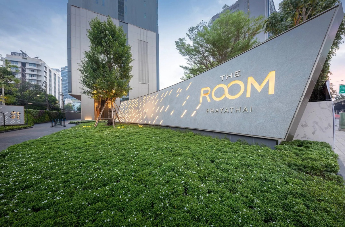 For SaleCondoRatchathewi,Phayathai : 🔥 HOT DEAL 🔥The Room Phayathai — Selected premium units with unbeatable discounts.Guaranteed best price on the market! 💯📱 Call: 092-808-8899