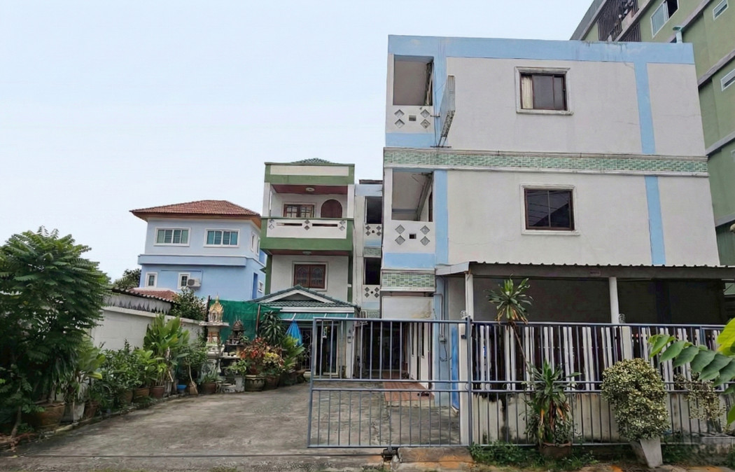 For SaleHotel&Apartment BusinessRatchadapisek, Huaikwang, Suttisan : Sell 3-storey apartment in Huai Khwang area, 157.5 sq.w., Soi 20 Mituna, Intersection 5
