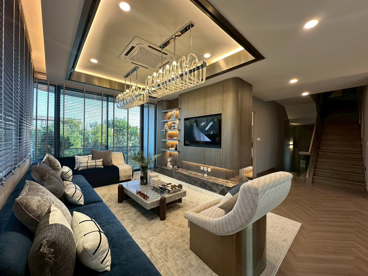 For SaleHousePattanakan, Srinakarin : For sale luxury house in Pattanakarn✨4 bedroom 421 sq.m fully furnished with show unit 42.5 mb negotiable Tel 0863692224