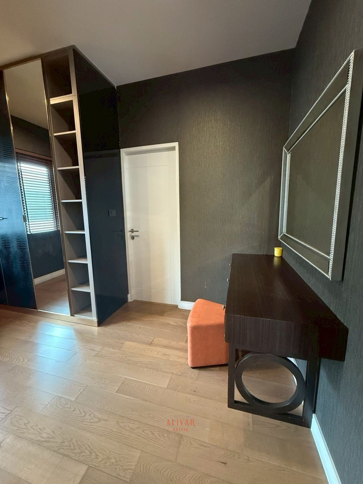 For RentHousePattanakan, Srinakarin : RH120325 For rent, 2-story detached house, corner house, 4 bedrooms at Burasiri Pattanakarn, next to club house.