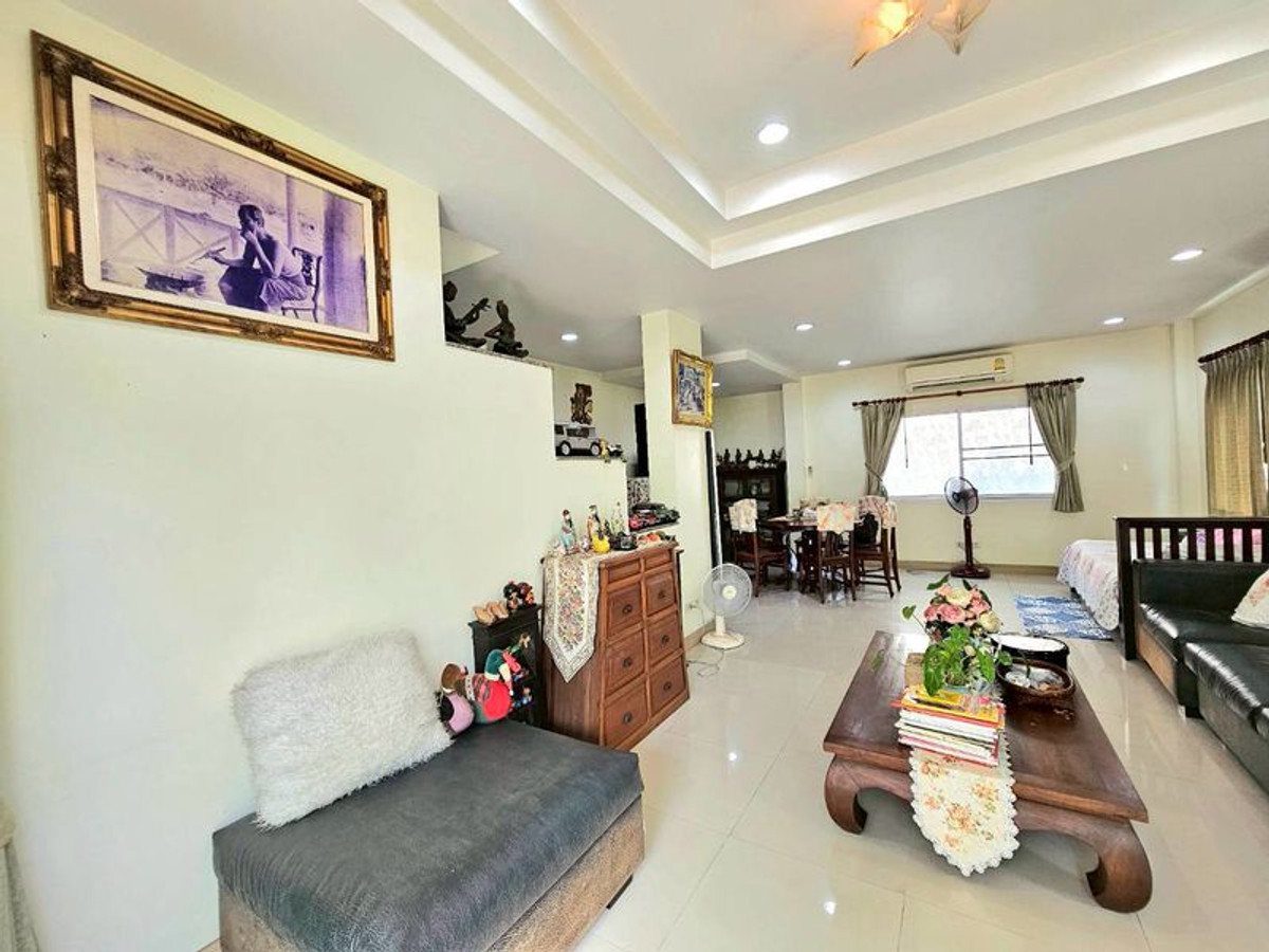 For SaleHousePathum Thani,Rangsit, Thammasat : Single house for sale, 90 sq m, Charlotteville Village. (Charlotte's Ville) Soi Hathairat 74 - Sai Mai, beautiful garden, ready to move in. Bueng Kham Proi Subdistrict, Lam Luk Ka District, Pathum Thani