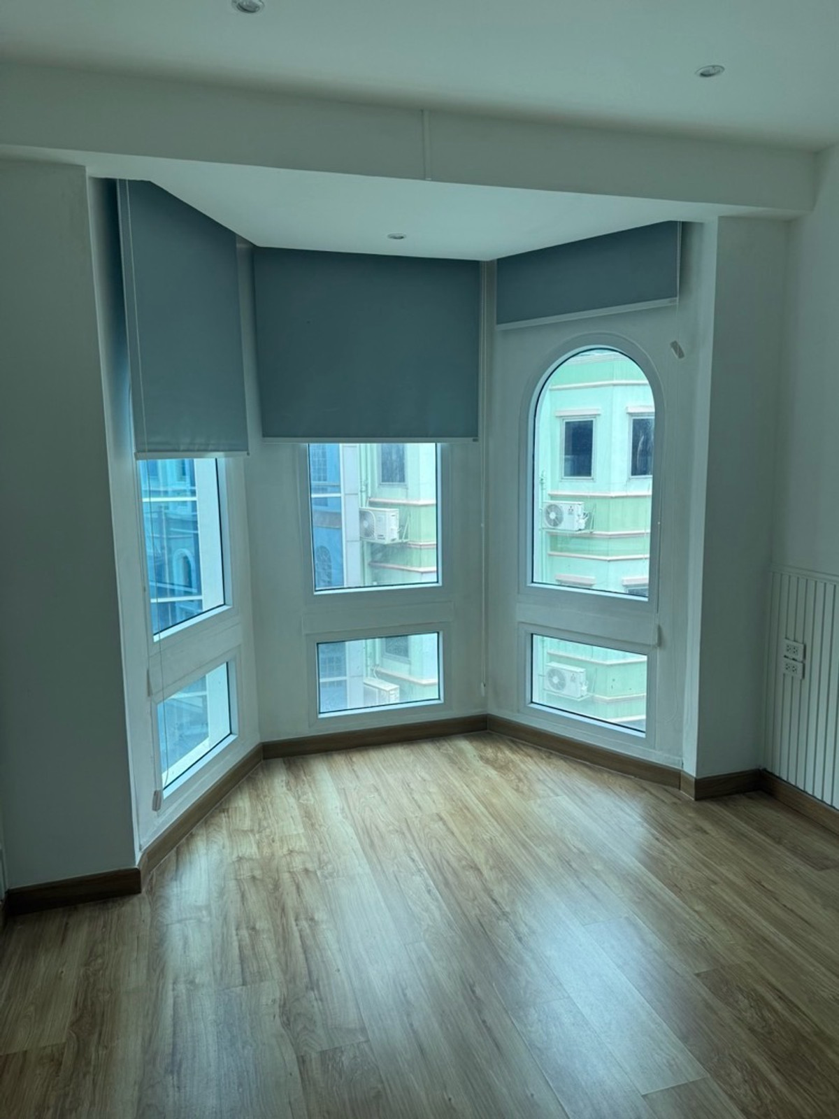 For RentShop HouseWitthayu, Chidlom, Langsuan, Ploenchit : Commercial Building for Rent at Chitlom