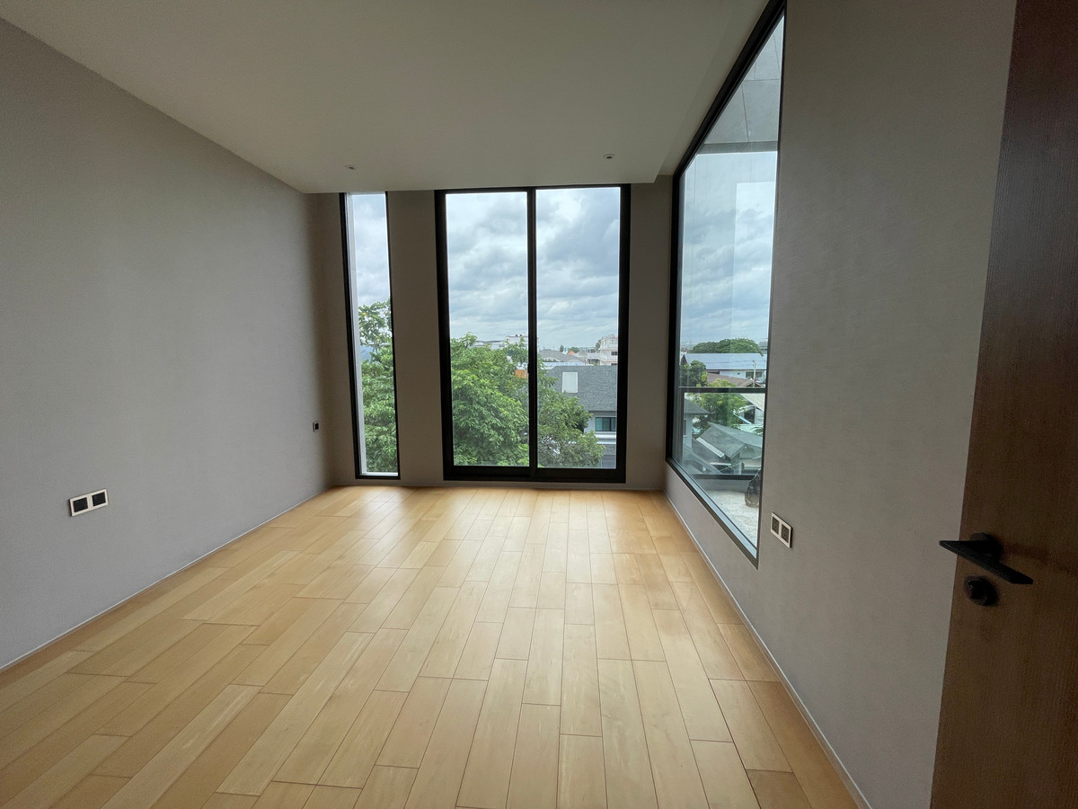 ขายบ้านพัฒนาการ ศรีนครินทร์ : ขายบ้านเดี่ยวหรู 4 ชั้น ZENITH 5 RESIDENCES ศรีนครินทร์ หลัง Paradise Park พื้นที่ใช้สอย 531 ตร.ม. ใกล้รถไฟฟ้าสายสีเหลือง