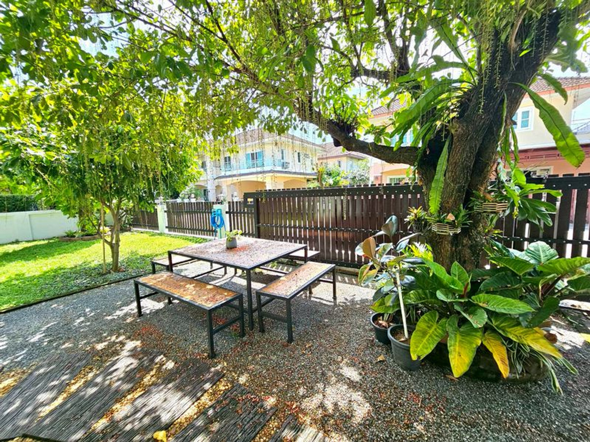 For SaleHousePathum Thani,Rangsit, Thammasat : Single house for sale, 90 sq m, Charlotteville Village. (Charlotte's Ville) Soi Hathairat 74 - Sai Mai, beautiful garden, ready to move in. Bueng Kham Proi Subdistrict, Lam Luk Ka District, Pathum Thani