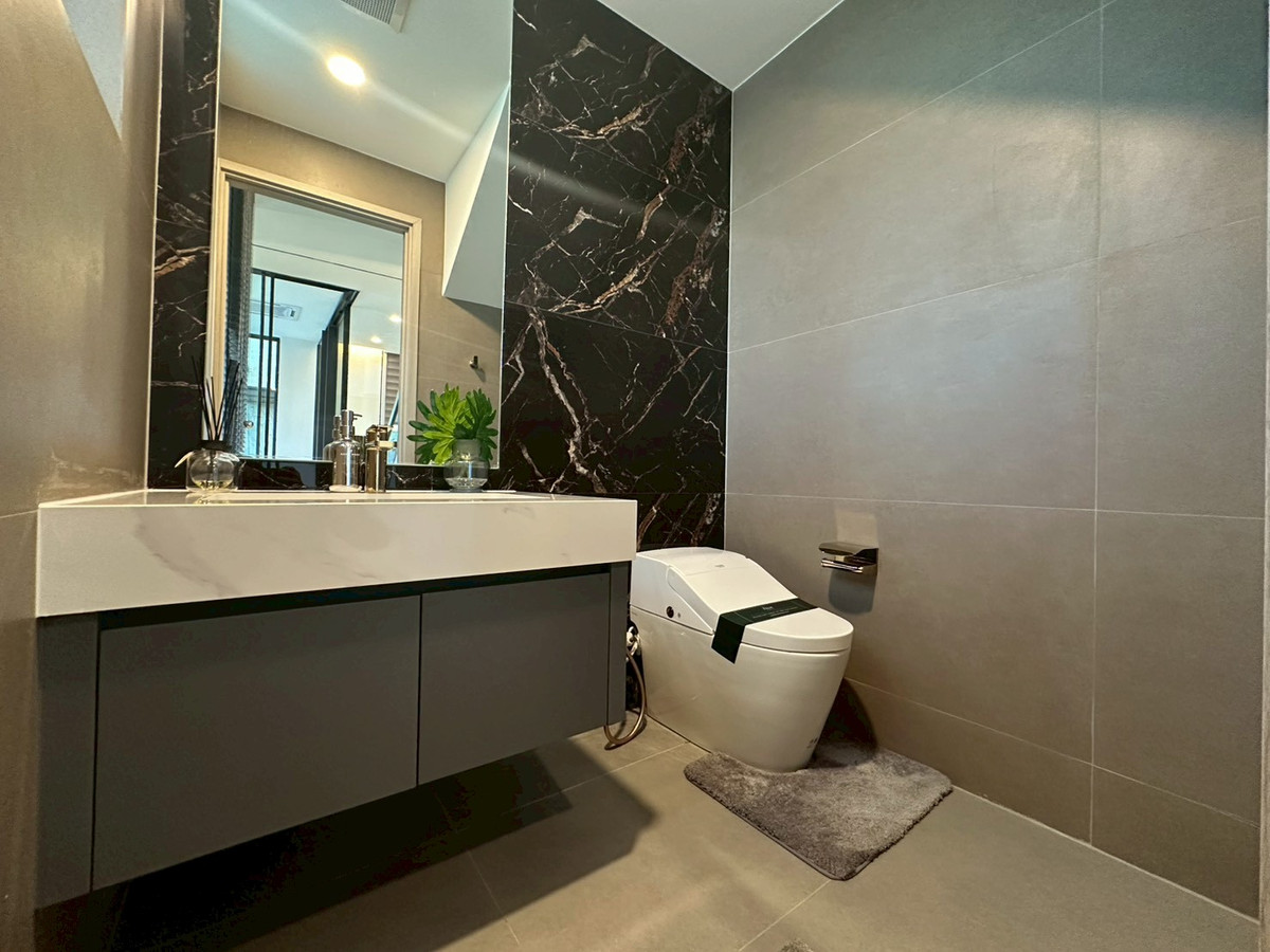 For SaleHousePattanakan, Srinakarin : For sale luxury house in Pattanakarn✨4 bedroom 421 sq.m fully furnished with show unit 42.5 mb negotiable Tel 0863692224